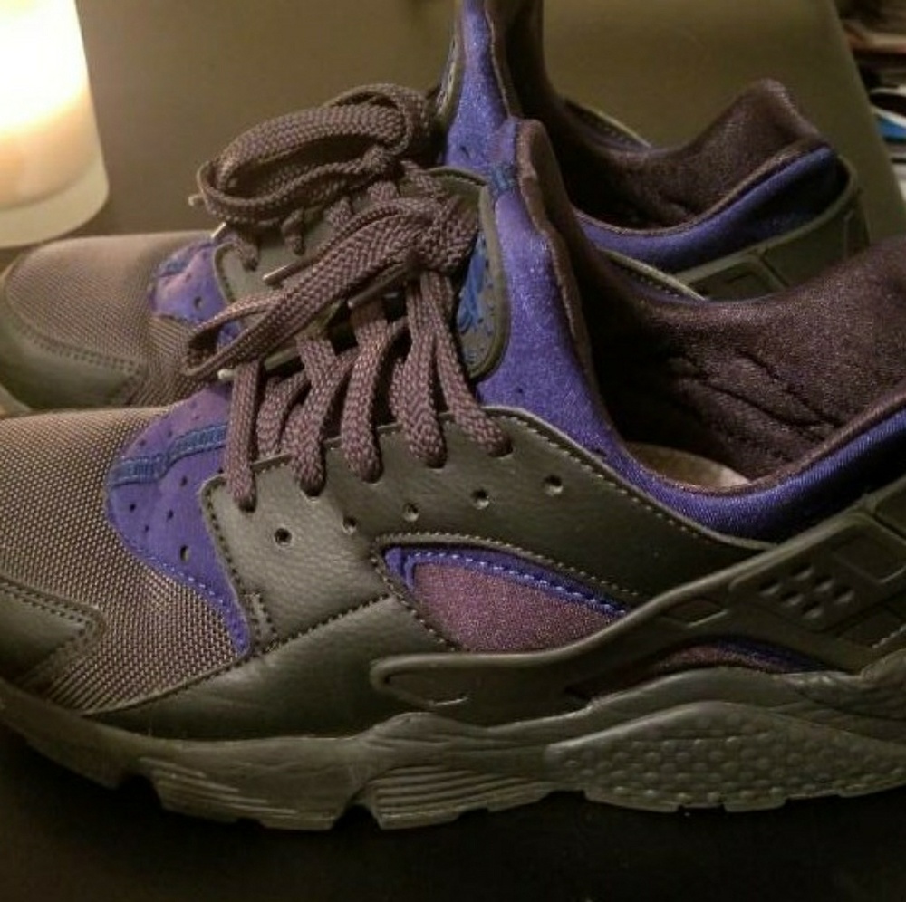 Coal Gray and Royal Blue Harrache